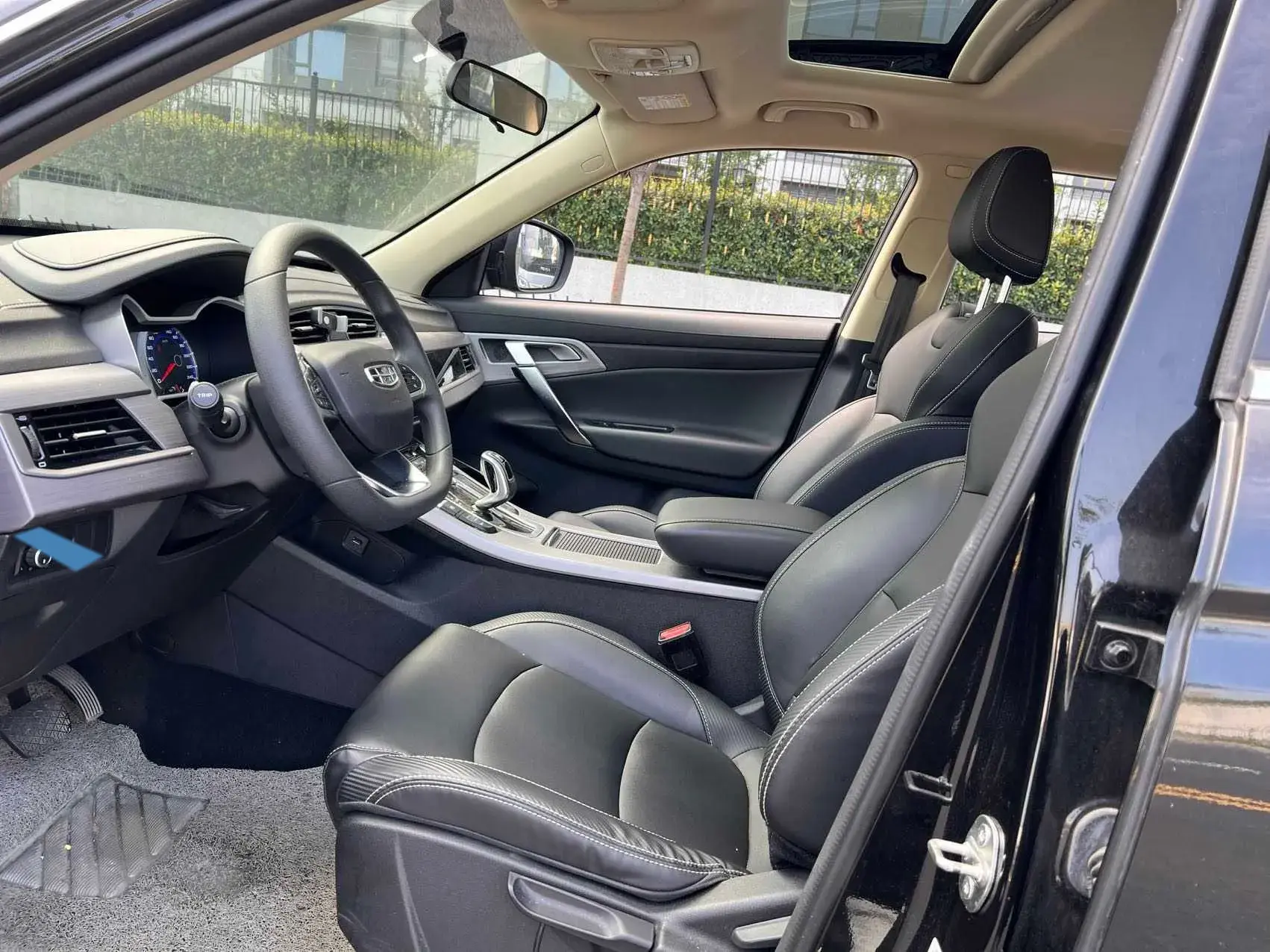 2021 GEELY AZKARRA thumbnail 3