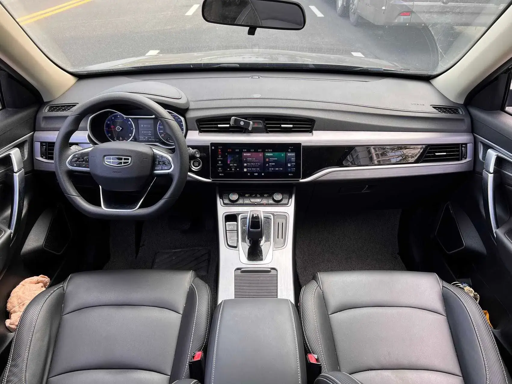 2021 GEELY AZKARRA thumbnail 4