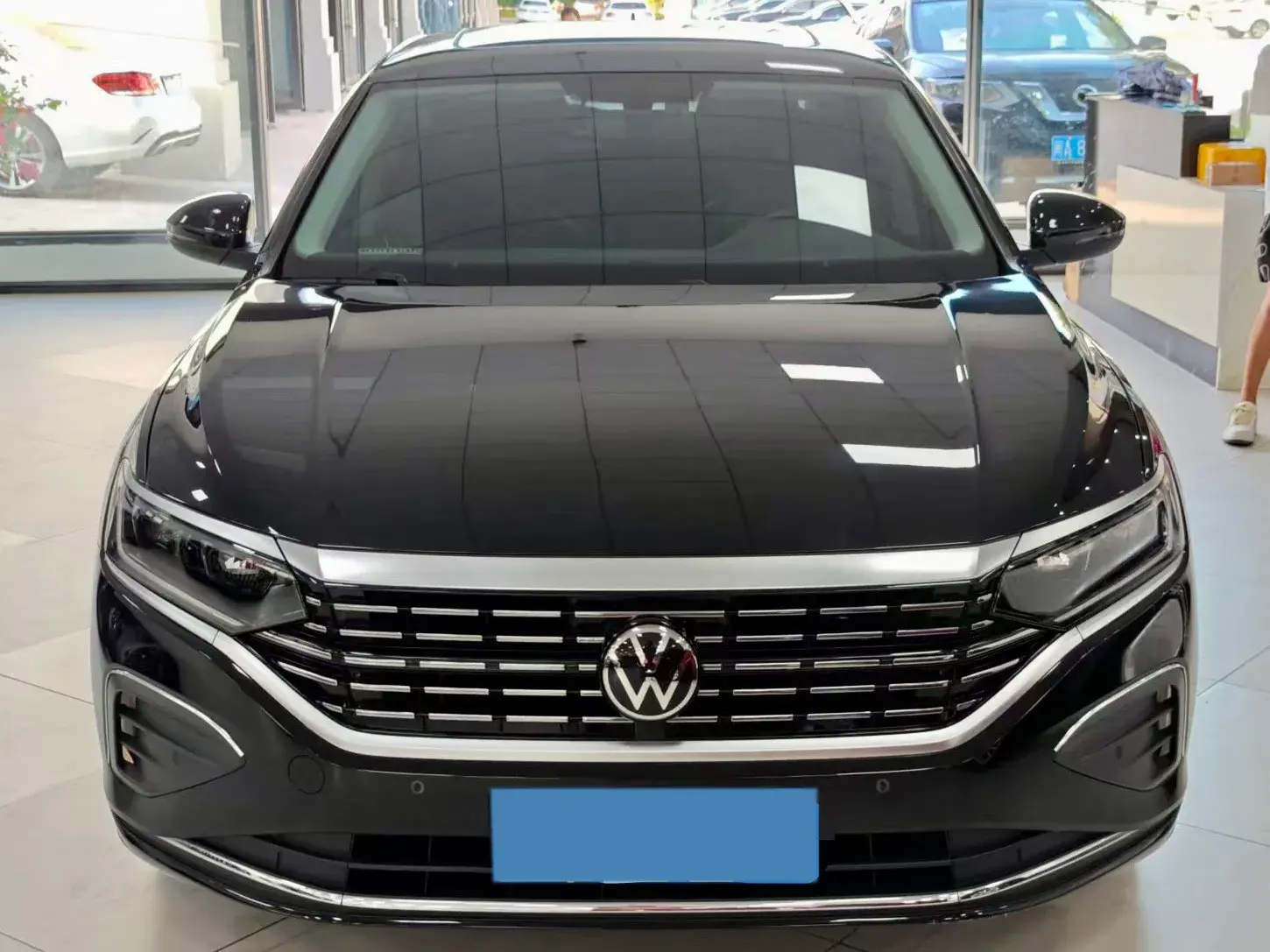 2024 VOLKSWAGEN PASSAT thumbnail 2