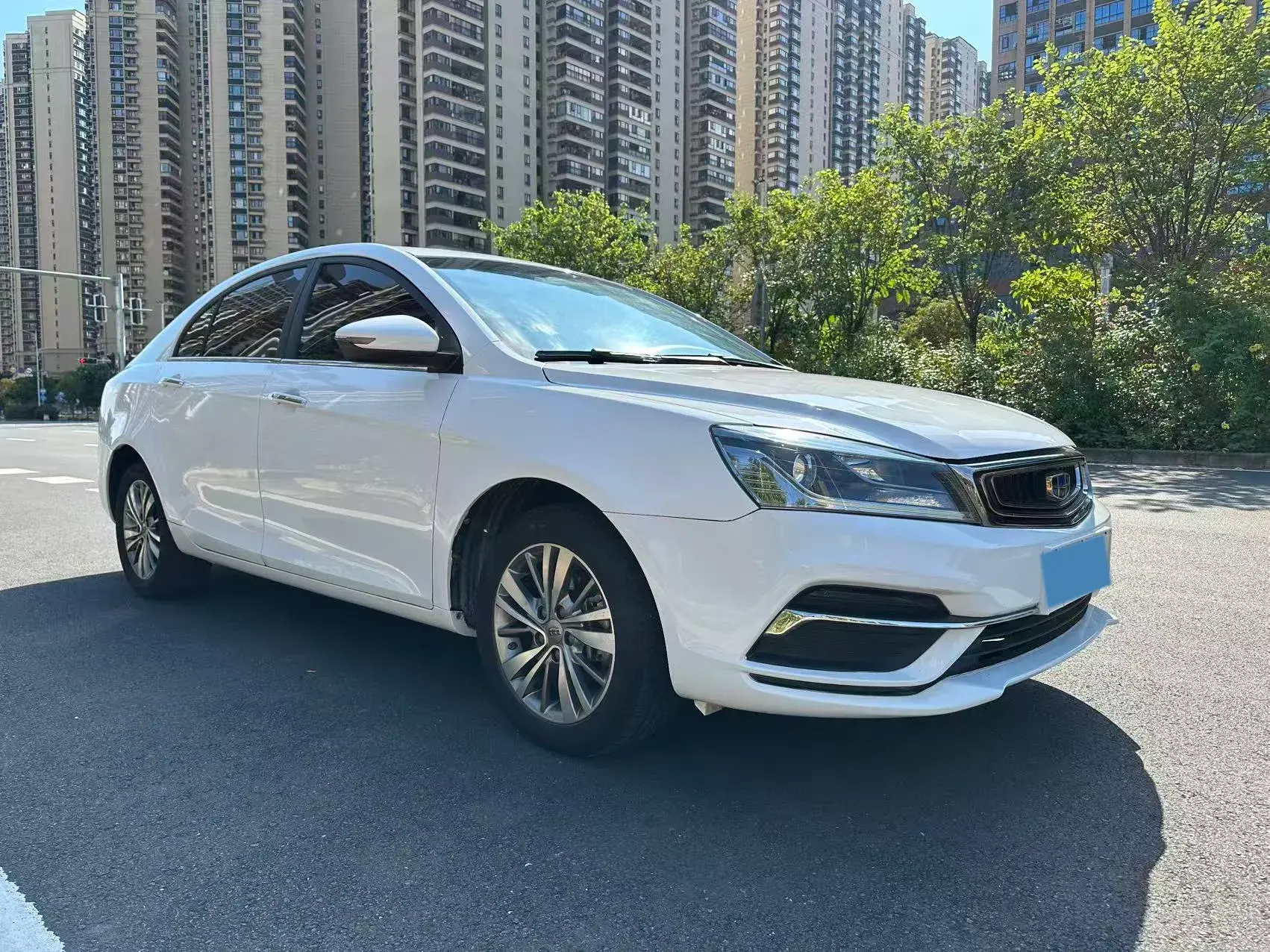 2018 GEELY EMGRAND thumbnail 3