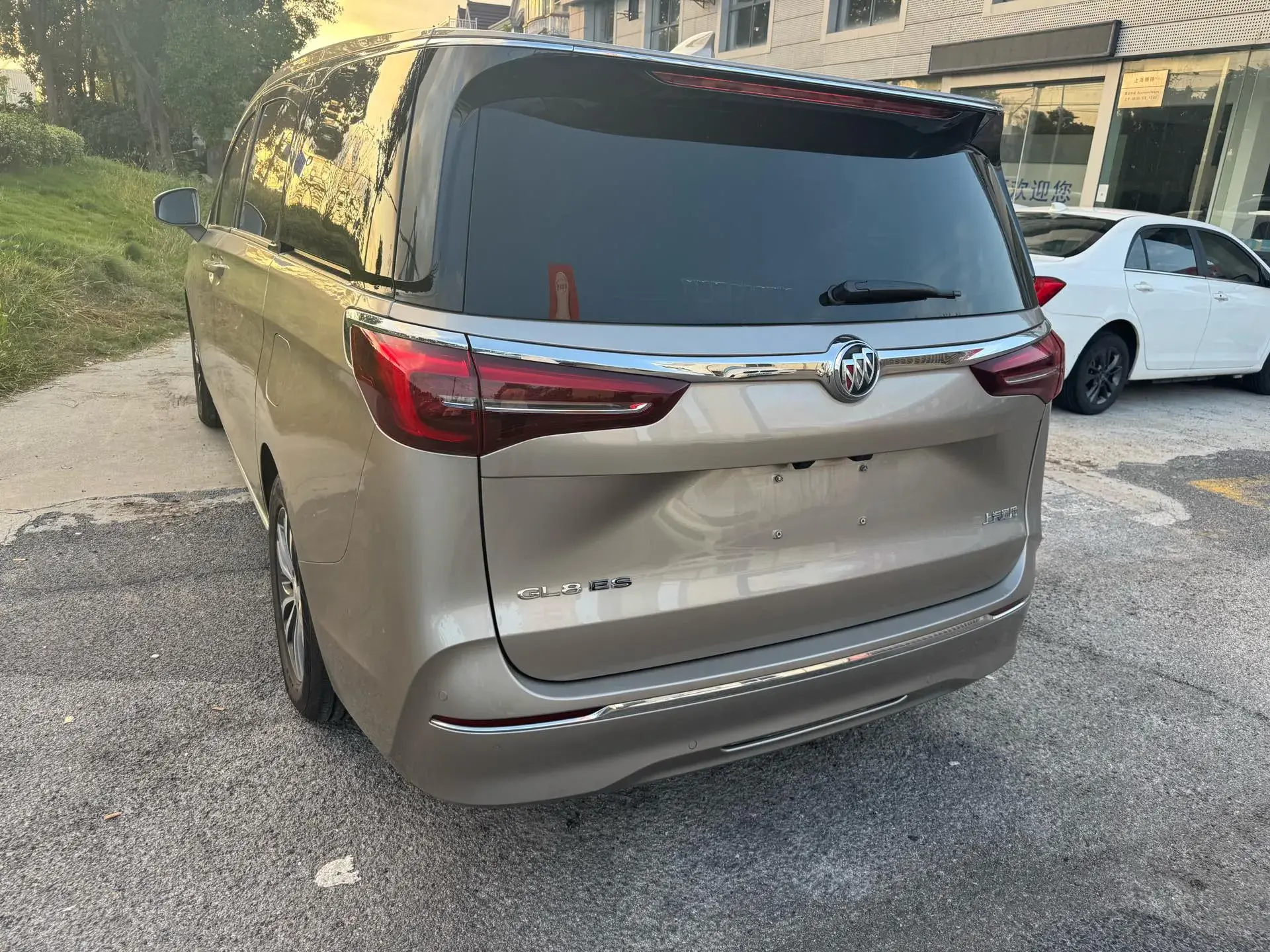 2023 BUICK GL8 thumbnail 3