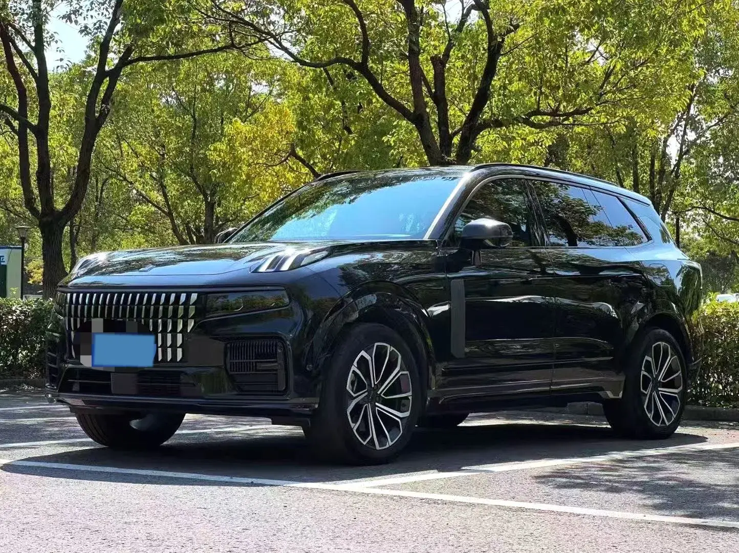 2023 LYNK&CO 09 view 1