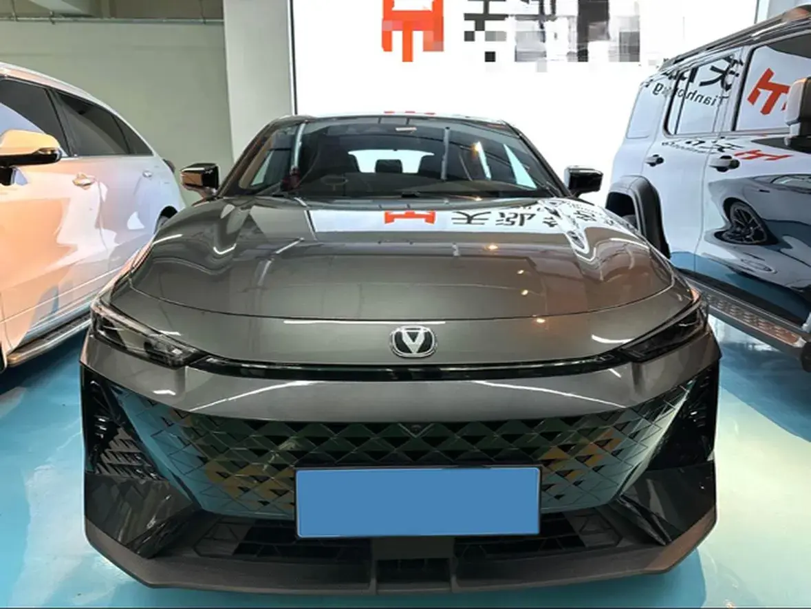 2024 CHANGAN UNI-V thumbnail 2