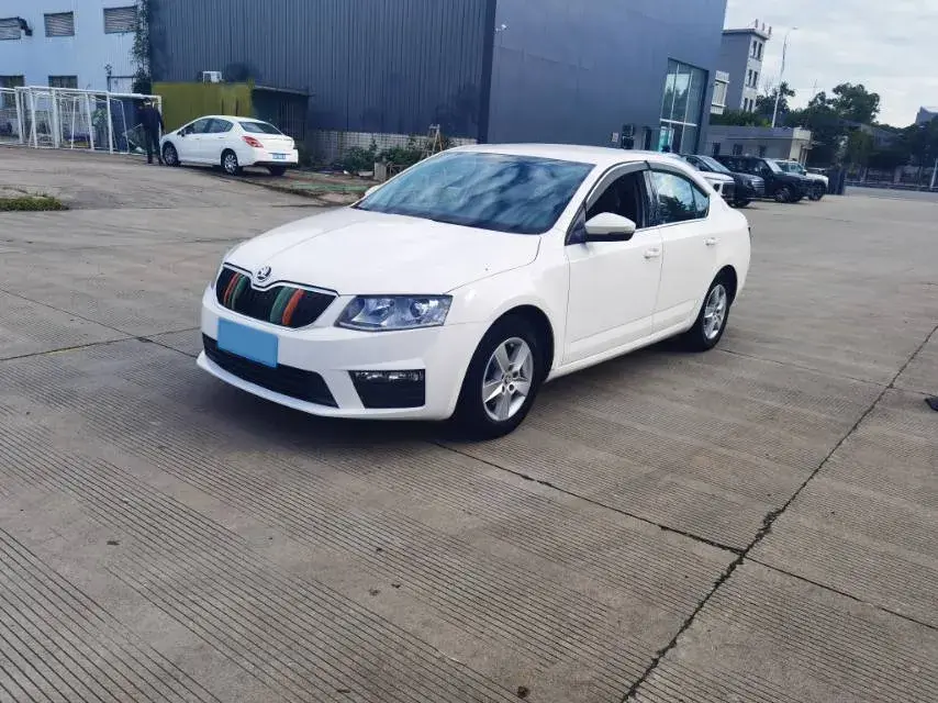 2017 SKODA OCTAVIA view 1