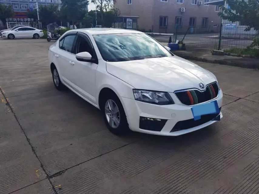 2017 SKODA OCTAVIA thumbnail 3