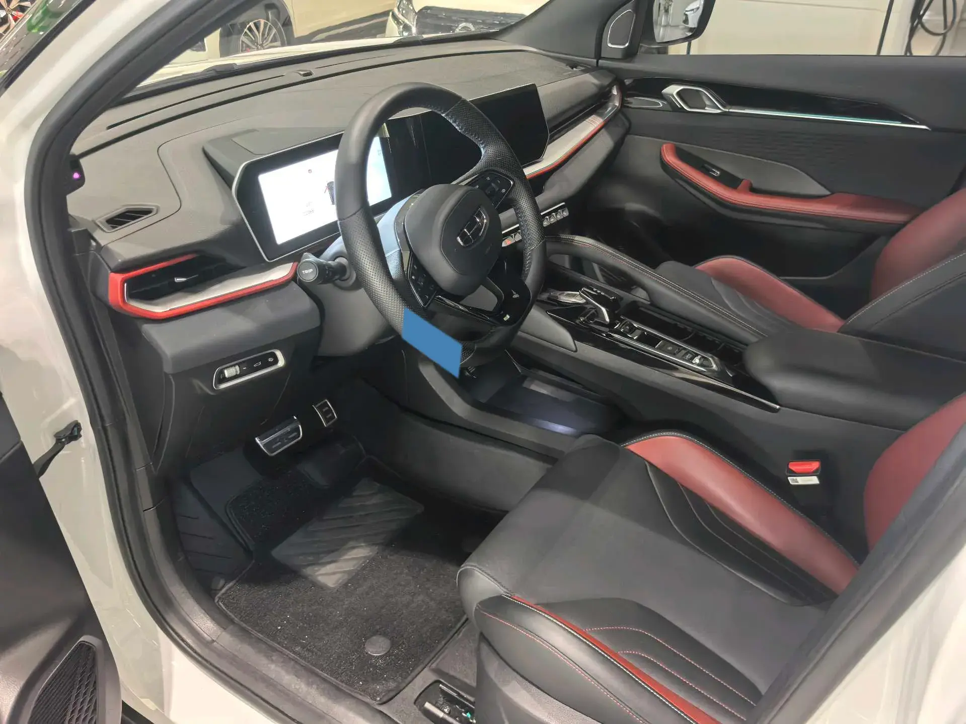 2022 GEELY COOLRAY thumbnail 4