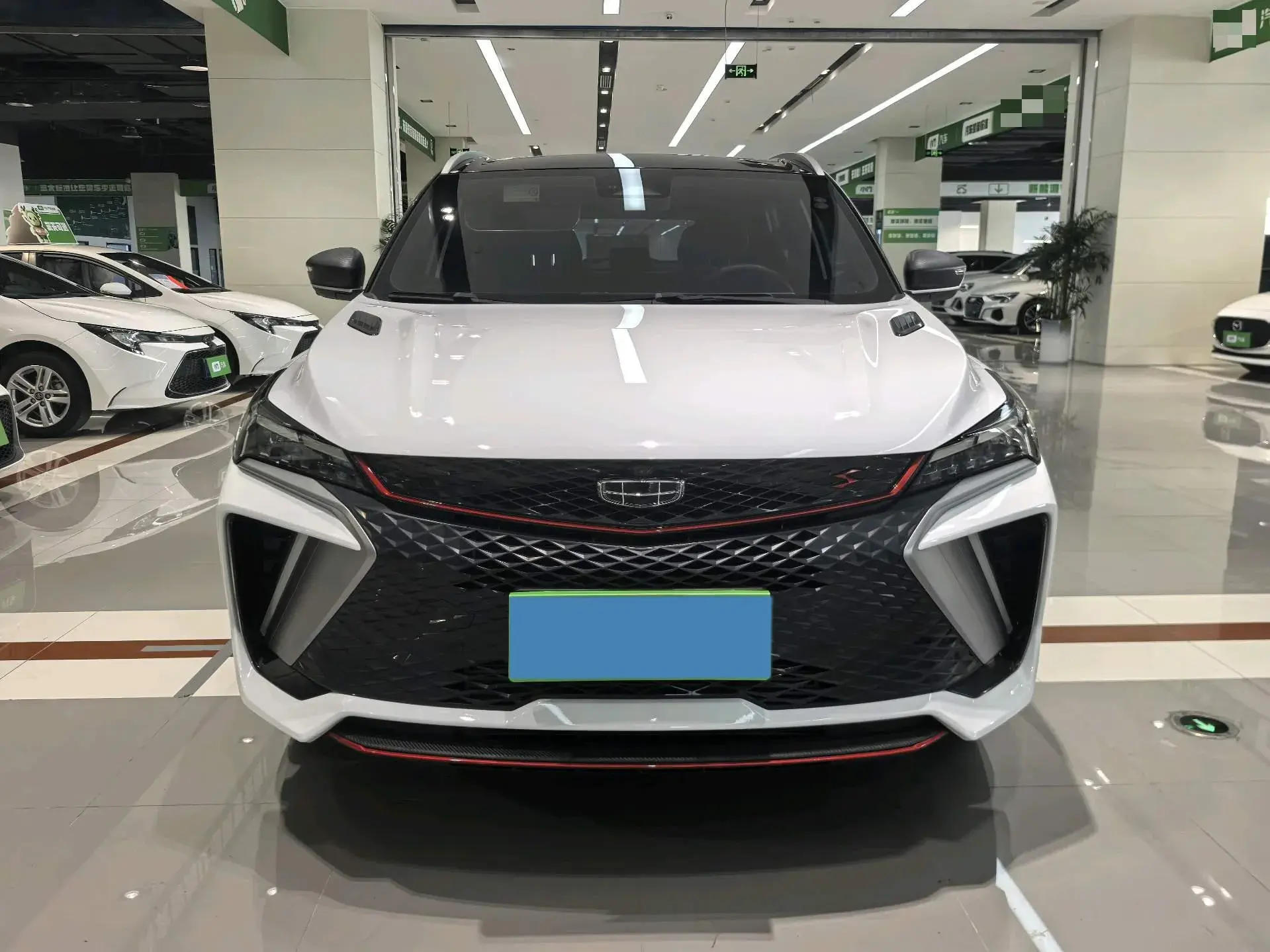 2022 GEELY COOLRAY thumbnail 2