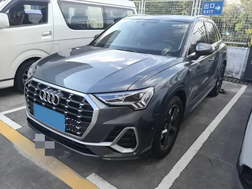 2022 AUDI Q3 view 1