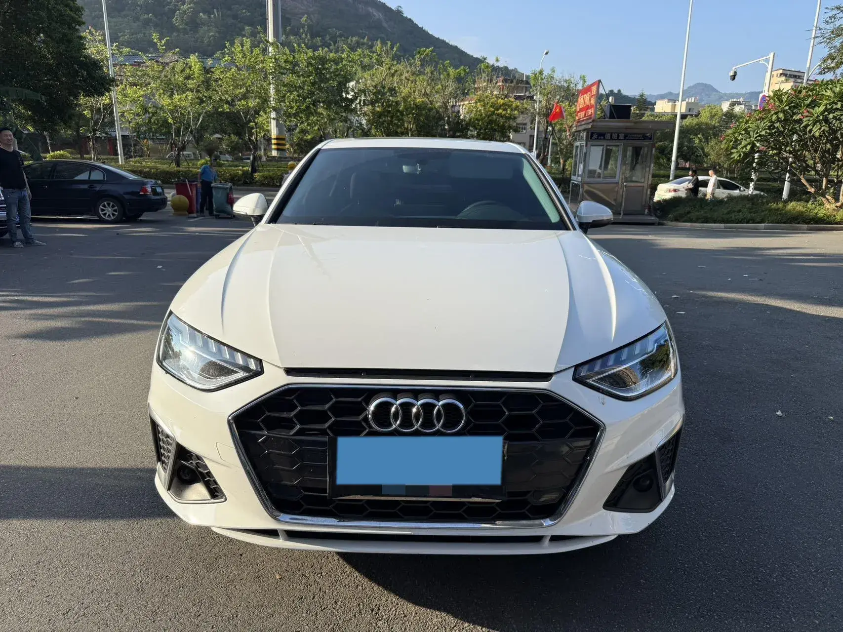 2020 AUDI A4L thumbnail 2