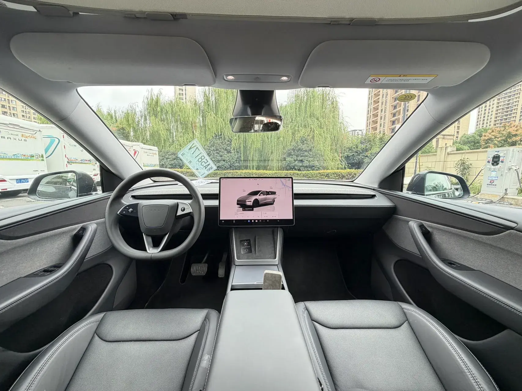 2025 TESLA MODEL thumbnail 3