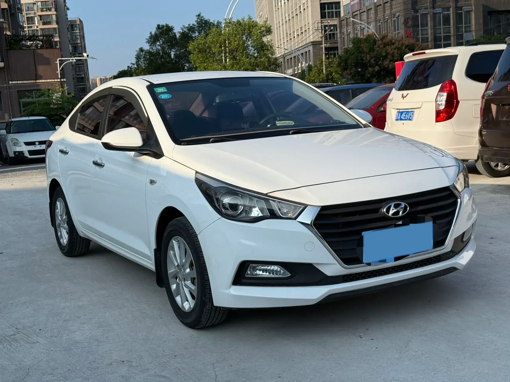 2016 HYUNDAI VERNA thumbnail 3