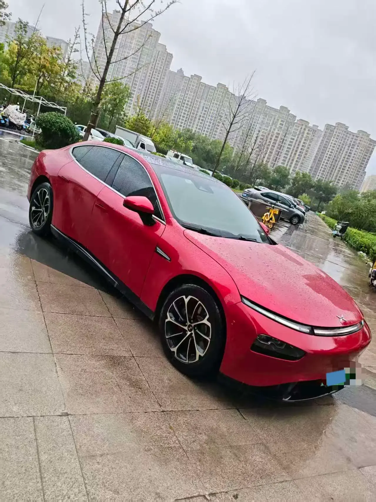 2020 XPENG P7 thumbnail 3