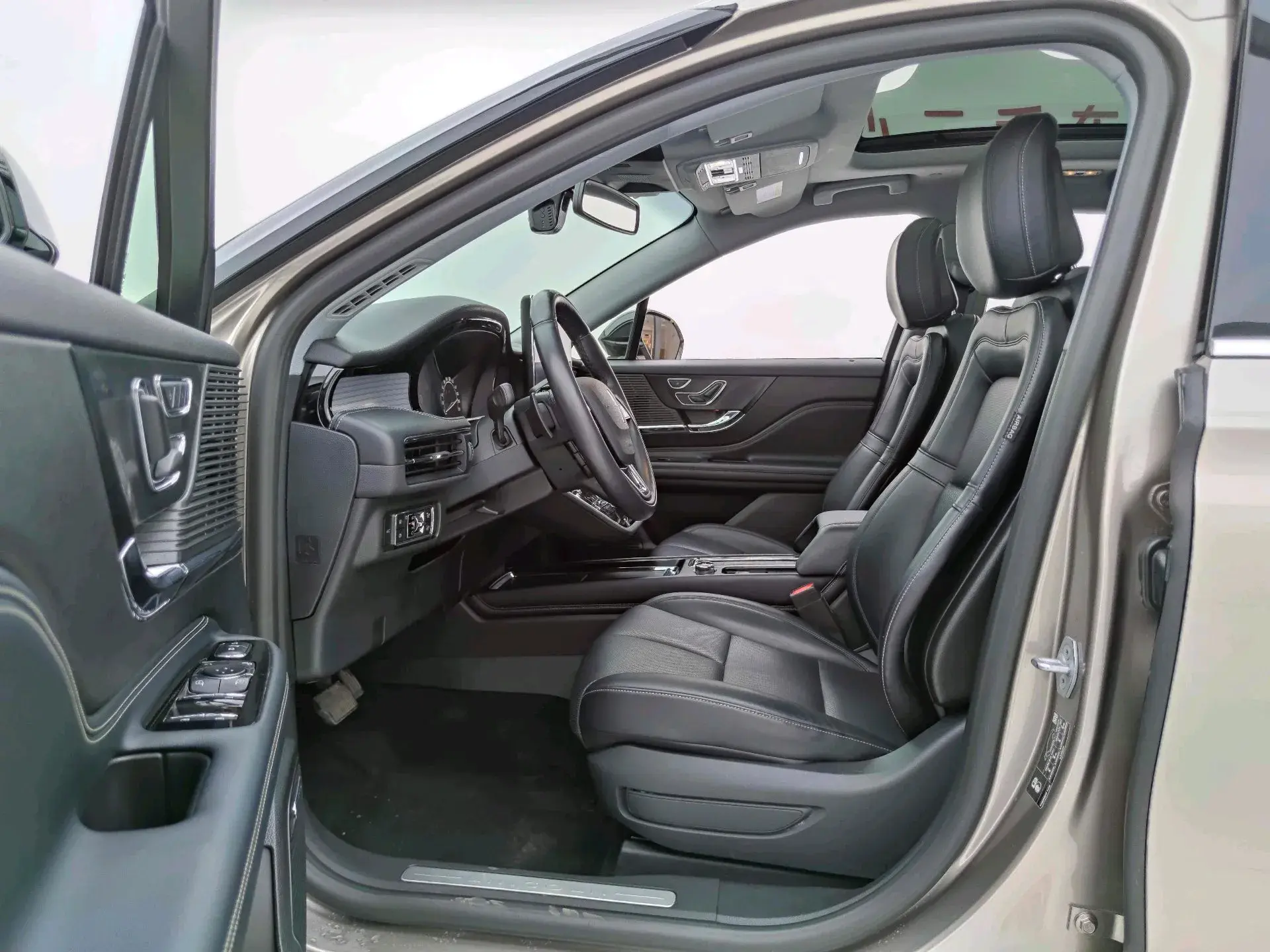 2021 LINCOLN CORSAIR thumbnail 4