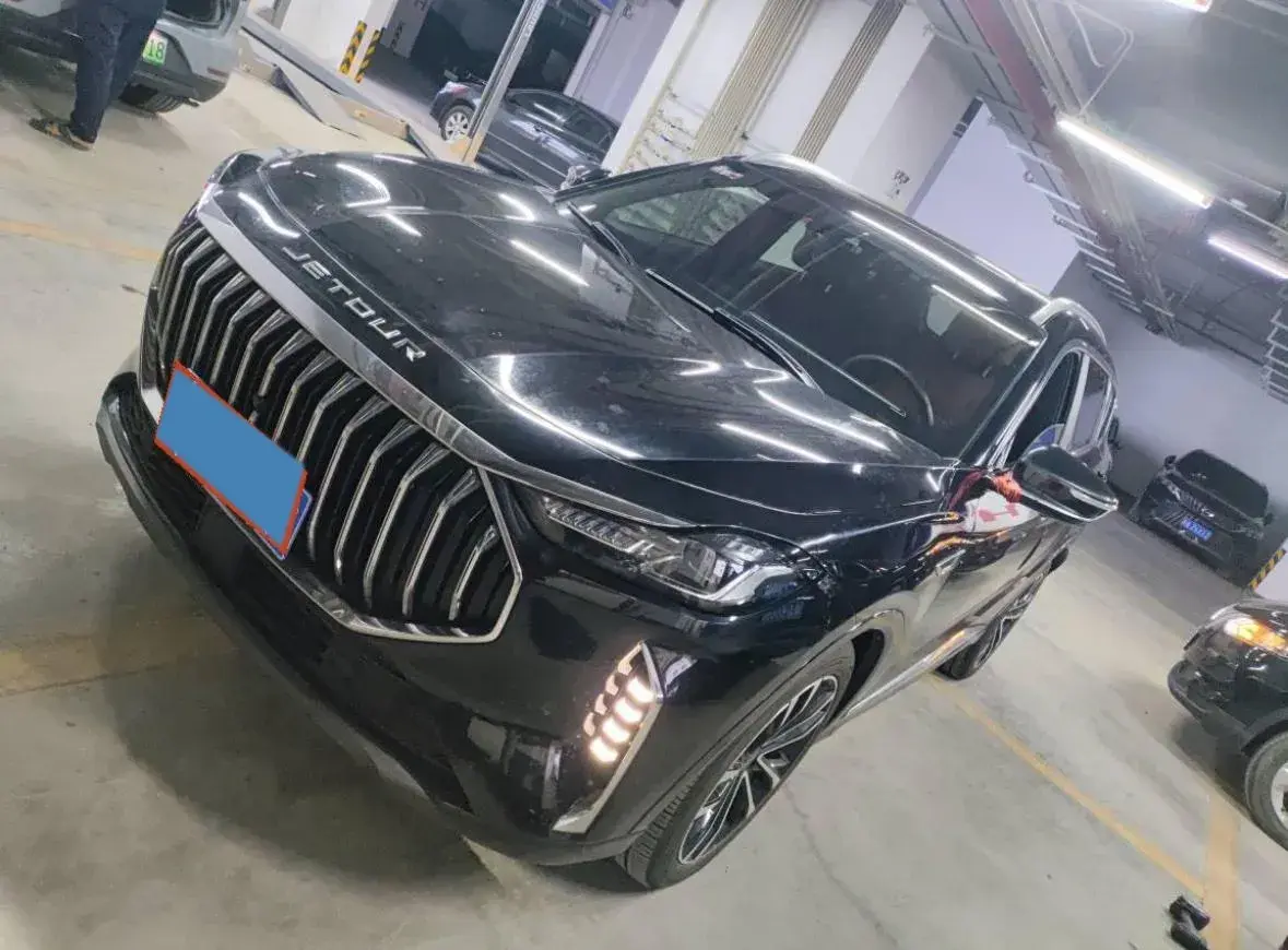 2023 JETOUR X70 view 1