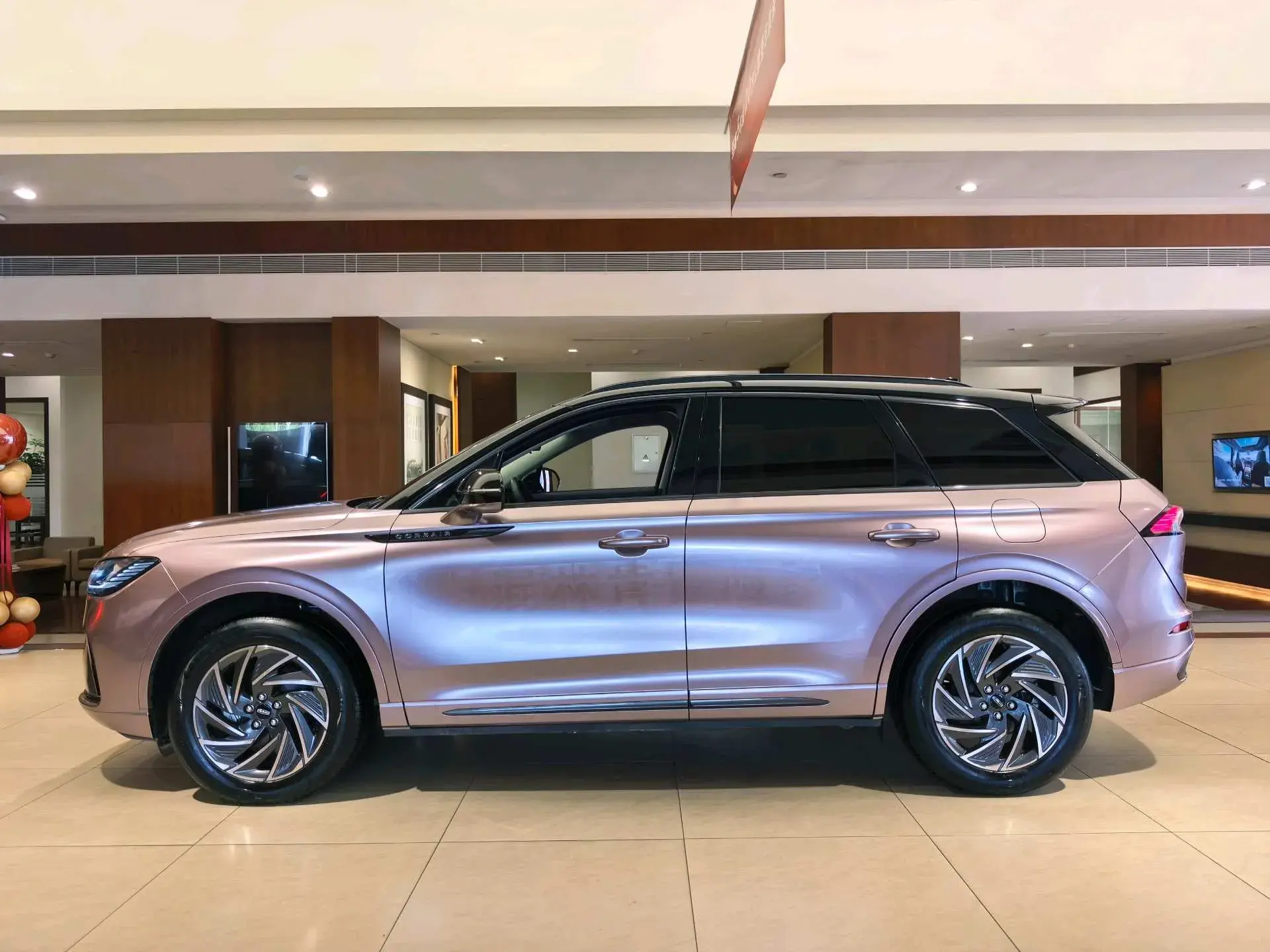 2025 LINCOLN CORSAIR thumbnail 4