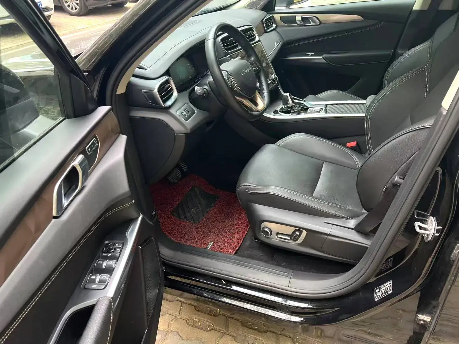 2019 LYNK&CO 01 thumbnail 2