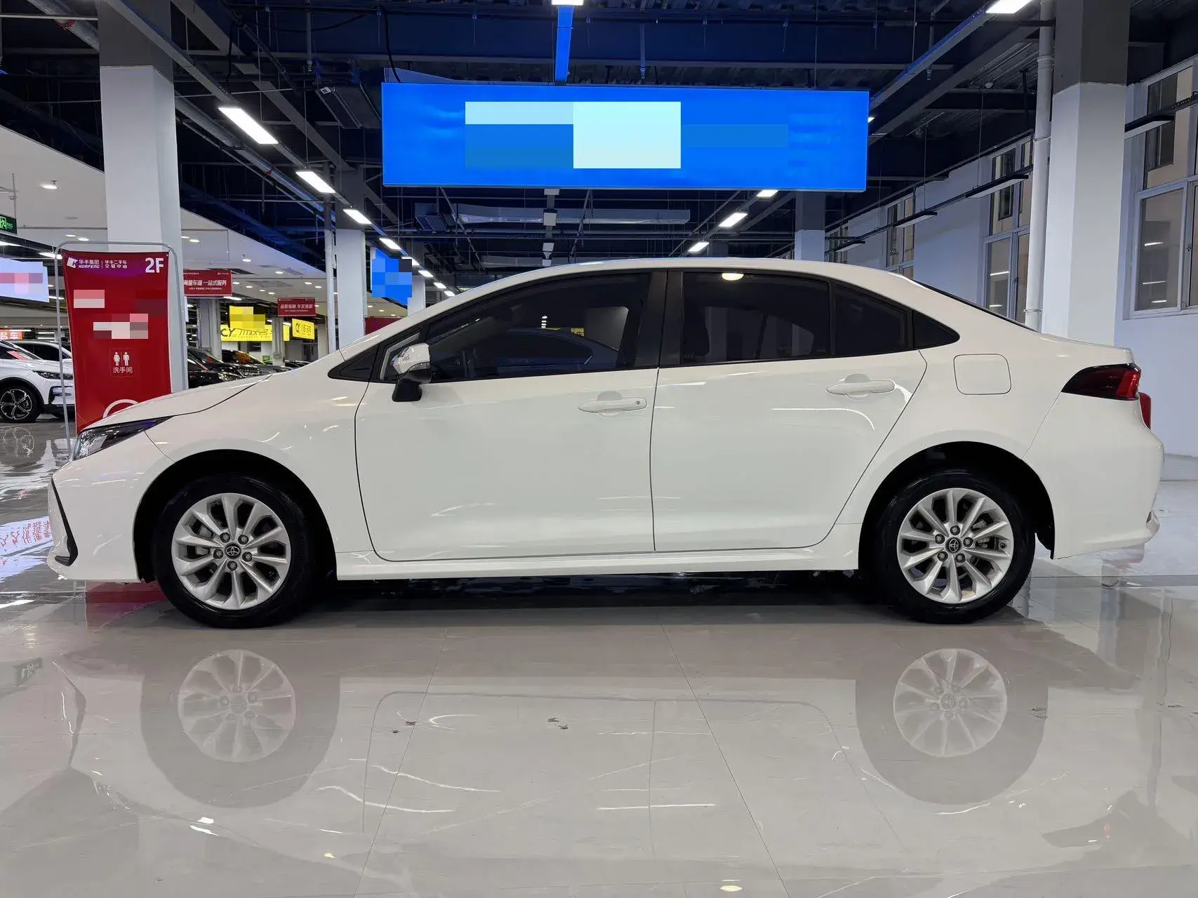 2021 TOYOTA COROLLA thumbnail 3