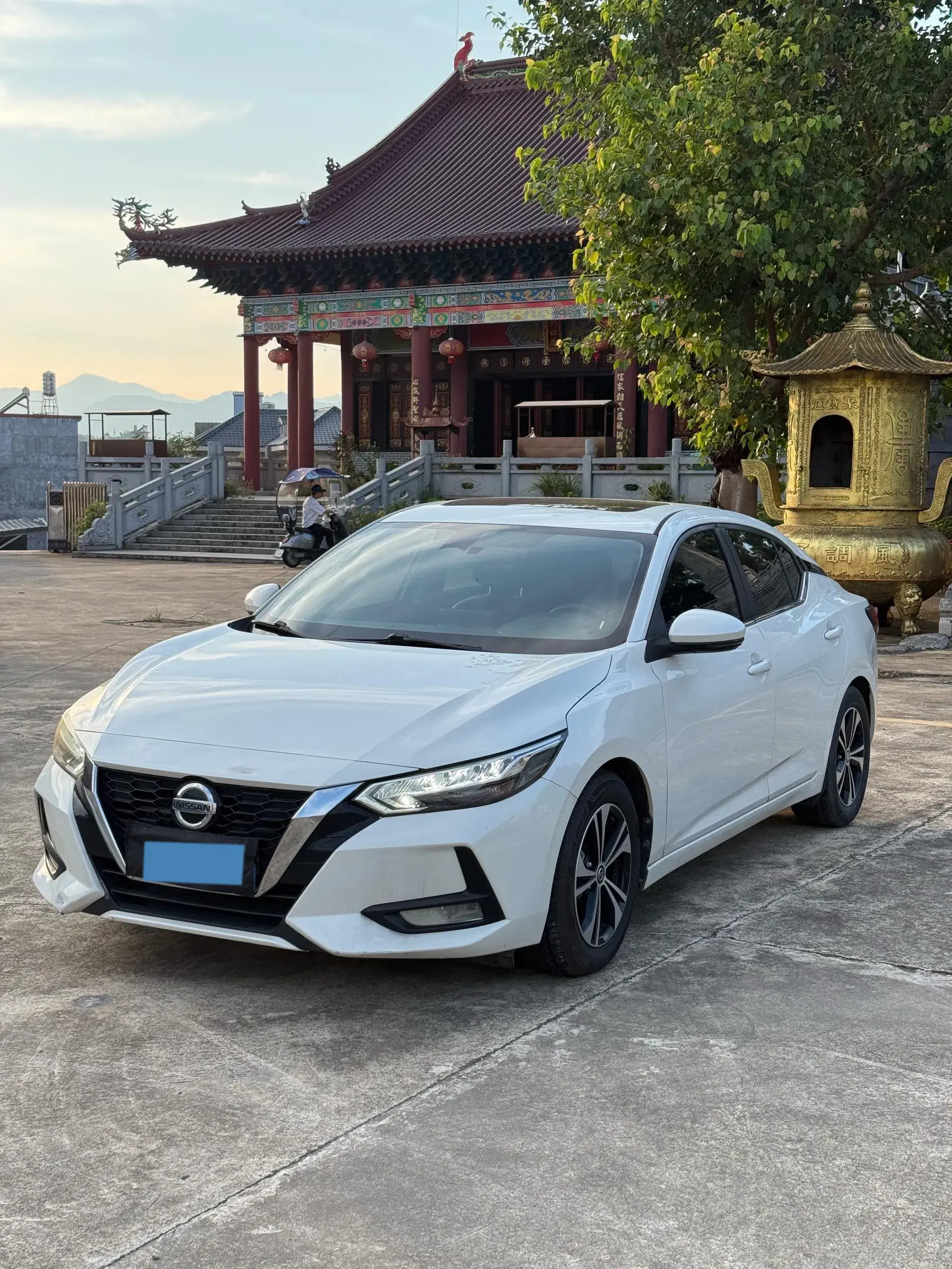 2020 NISSAN SYLPHY view 1