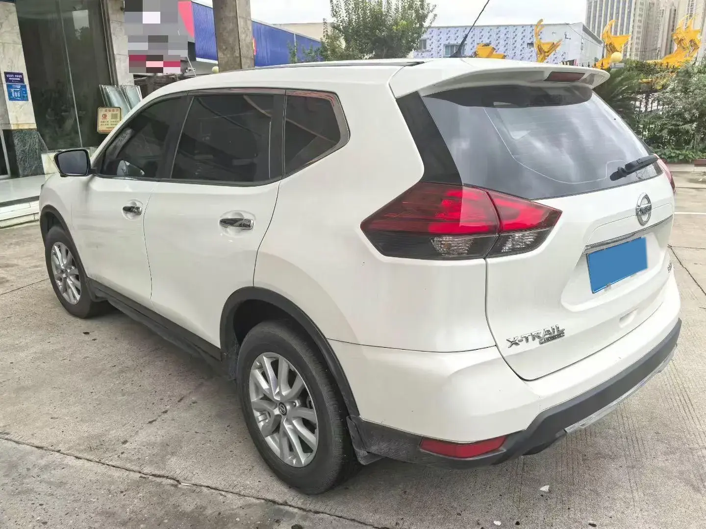 2021 NISSAN X-TRAIL thumbnail 4