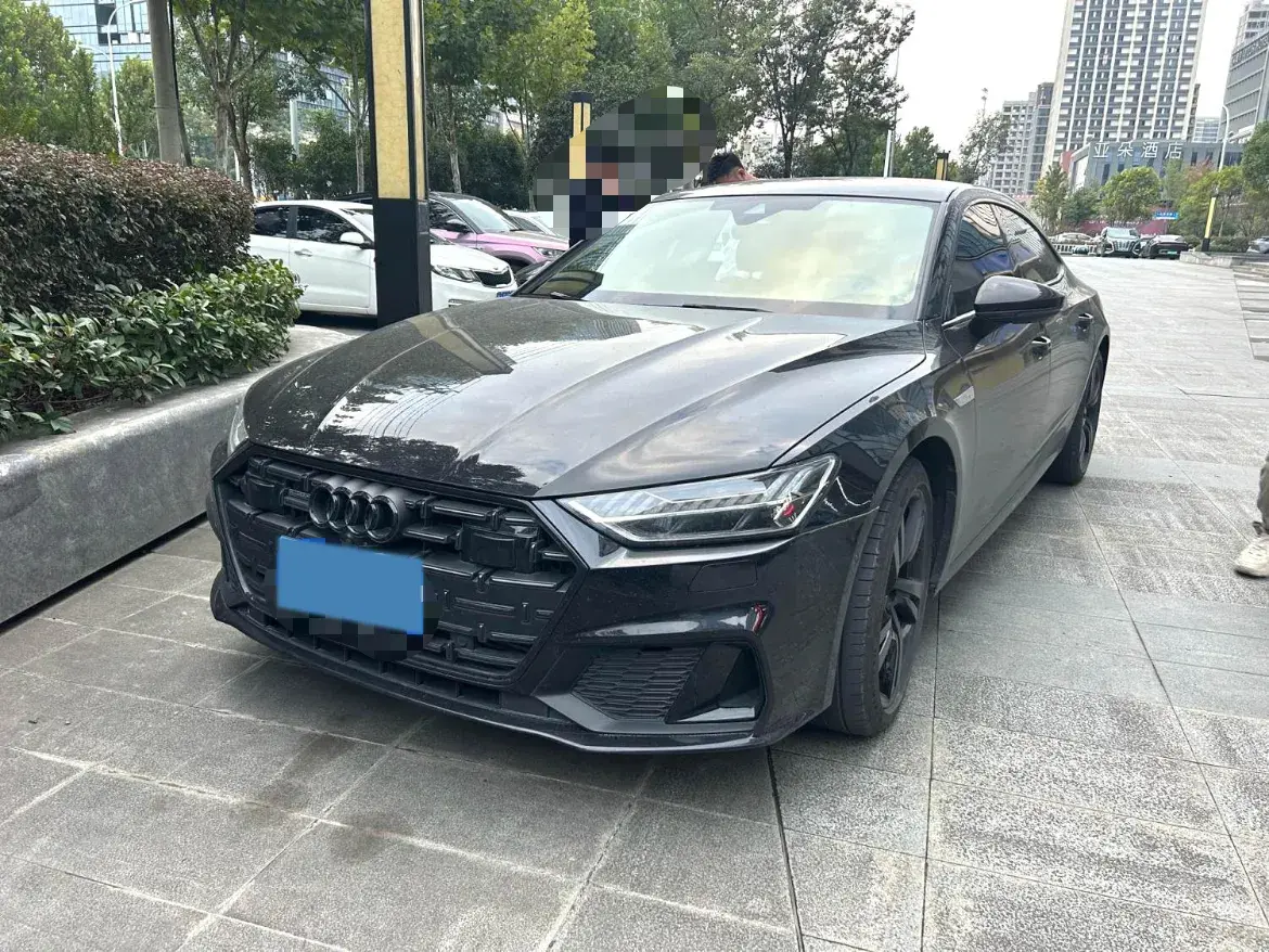 2022 AUDI A7L view 1