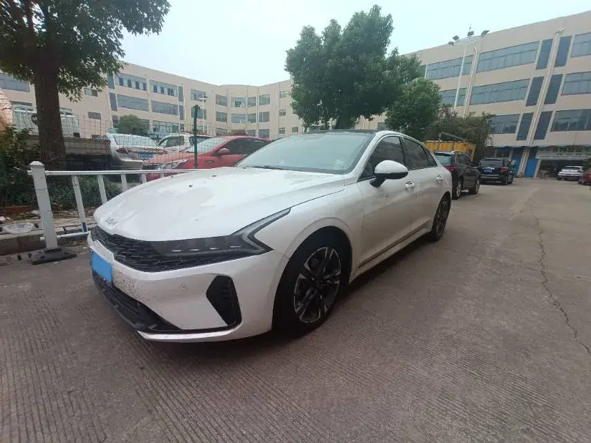 2021 KIA K5 view 1