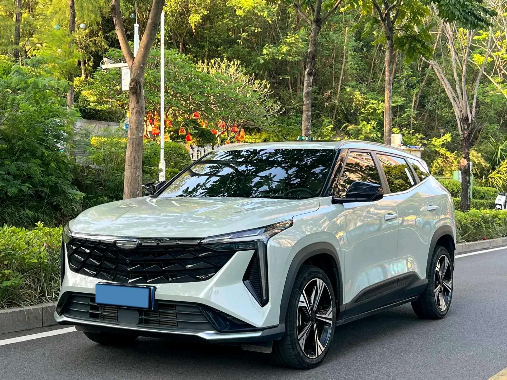 2023 GEELY AZKARRA view 1