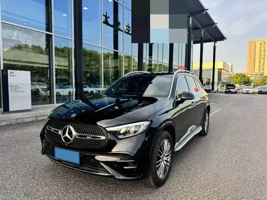 2023 MERCEDES-BENZ GLC view 1