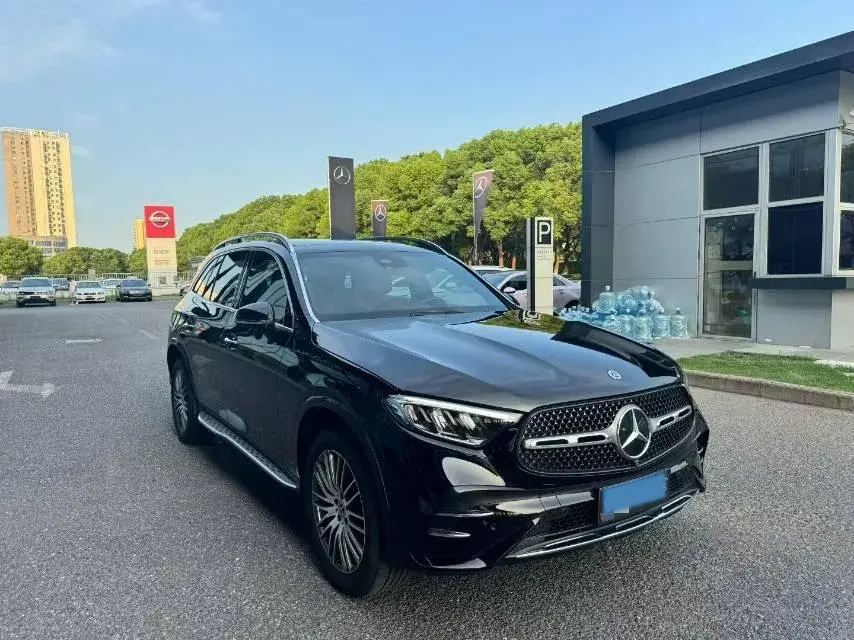 2023 MERCEDES-BENZ GLC thumbnail 3