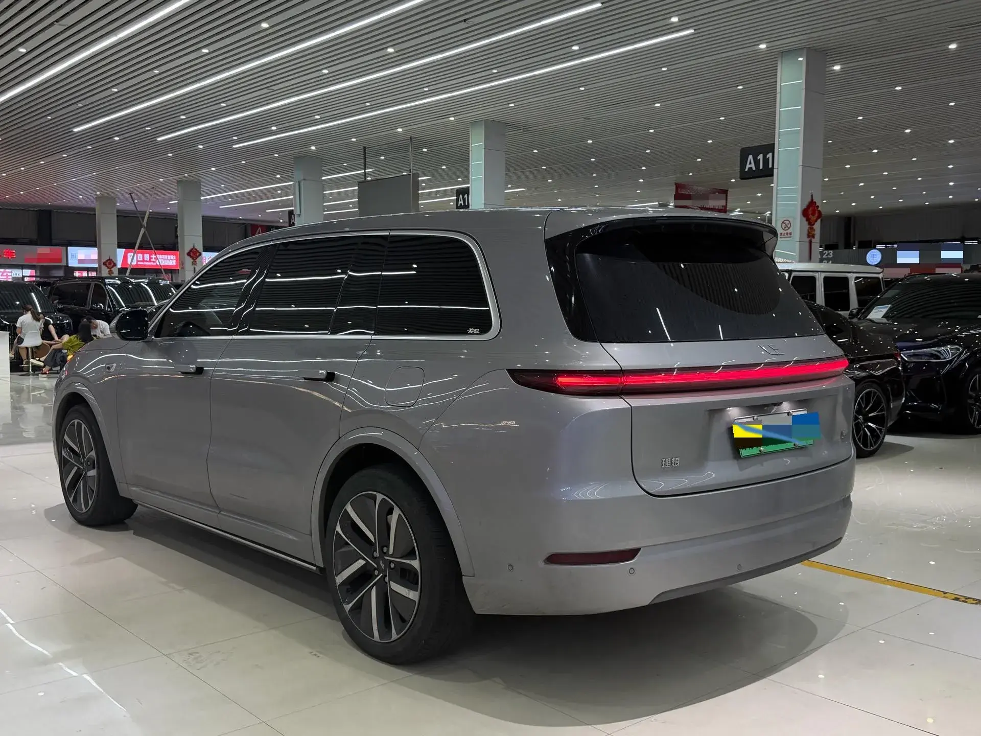 2022 LI L9 thumbnail 2