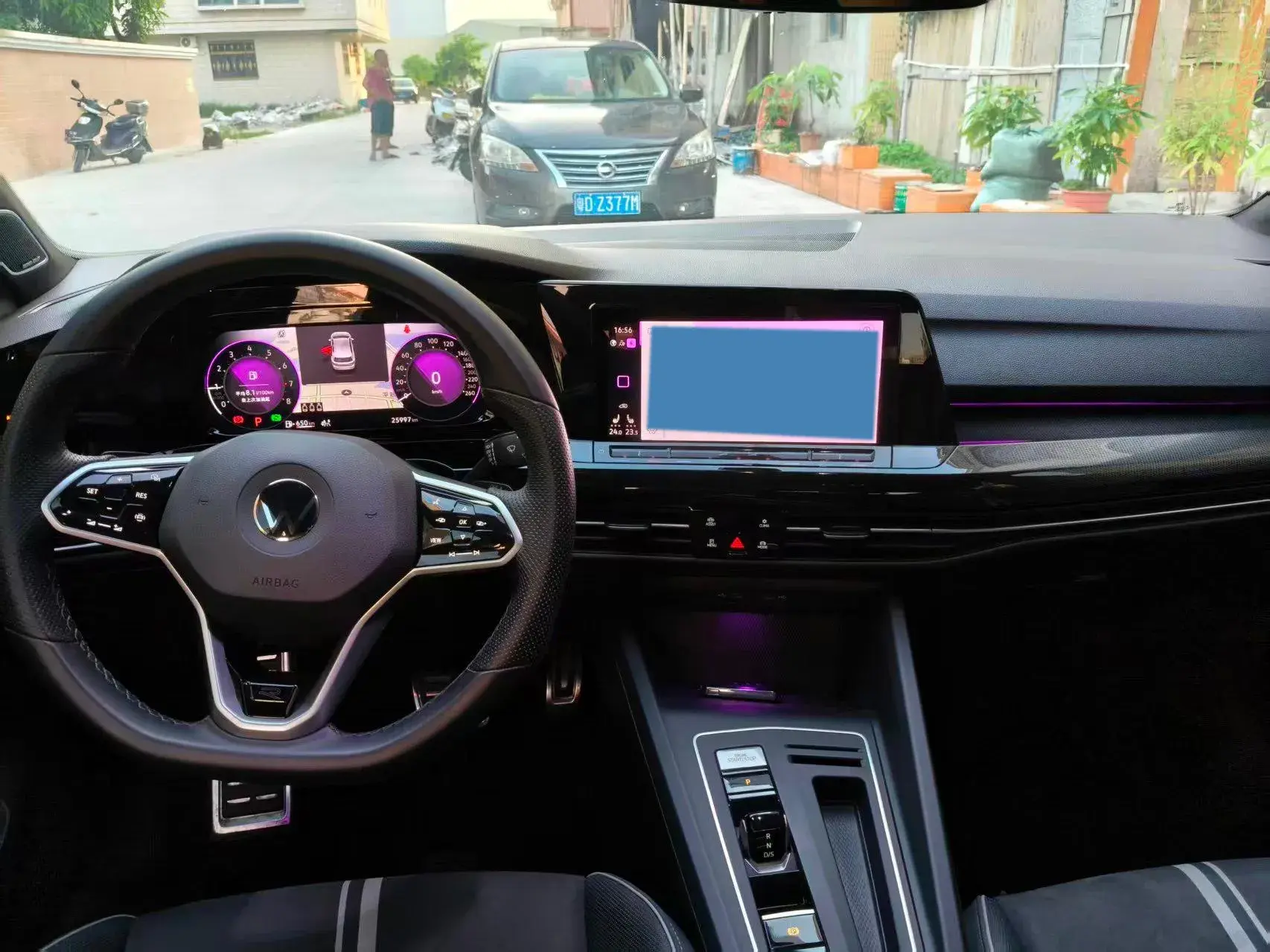 2023 VOLKSWAGEN GOLF thumbnail 3