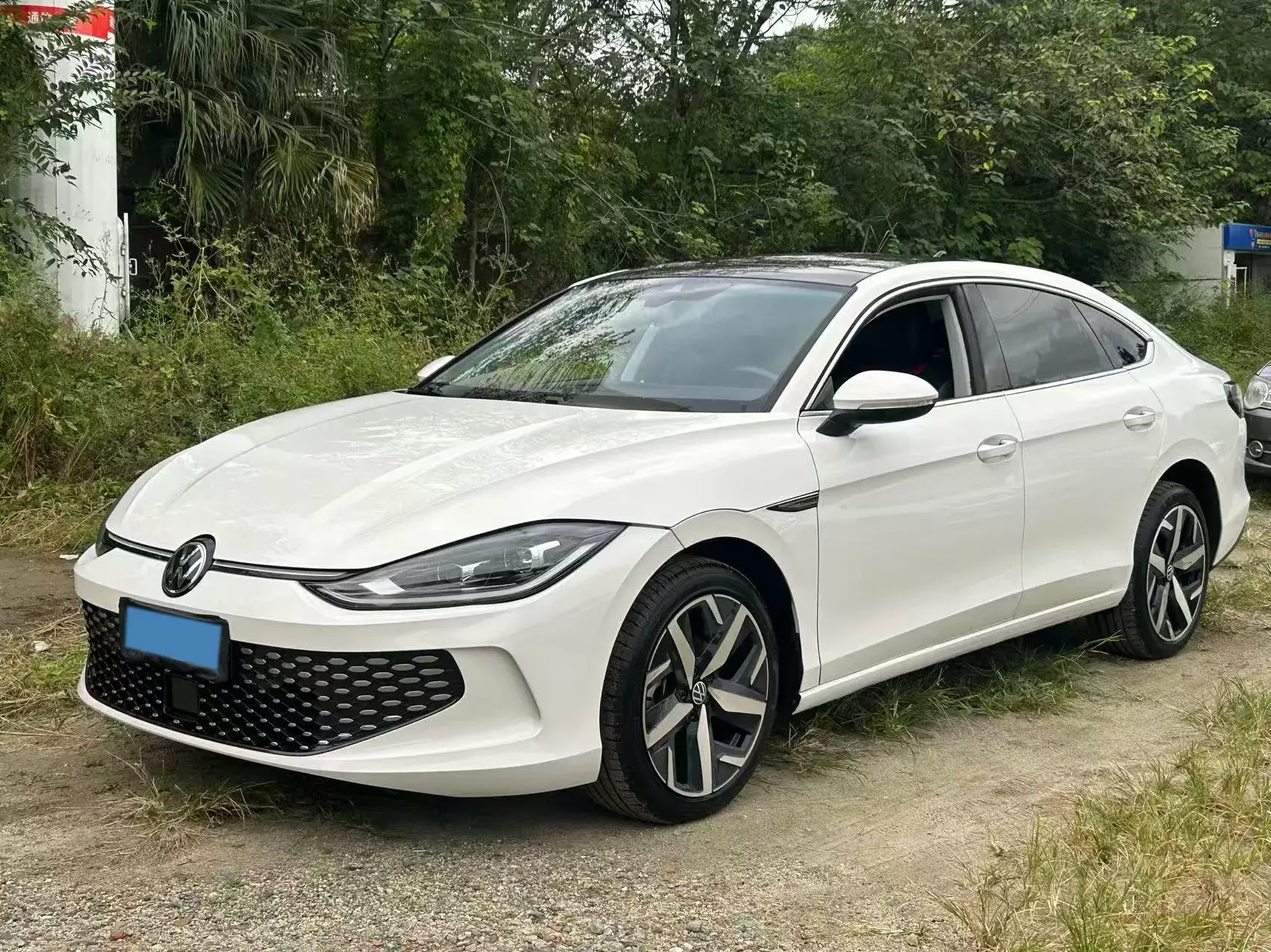 2023 VOLKSWAGEN LAMANDO view 1