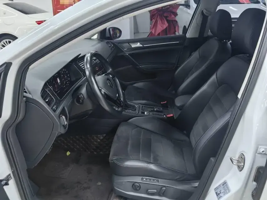 2020 VOLKSWAGEN GOLF thumbnail 4