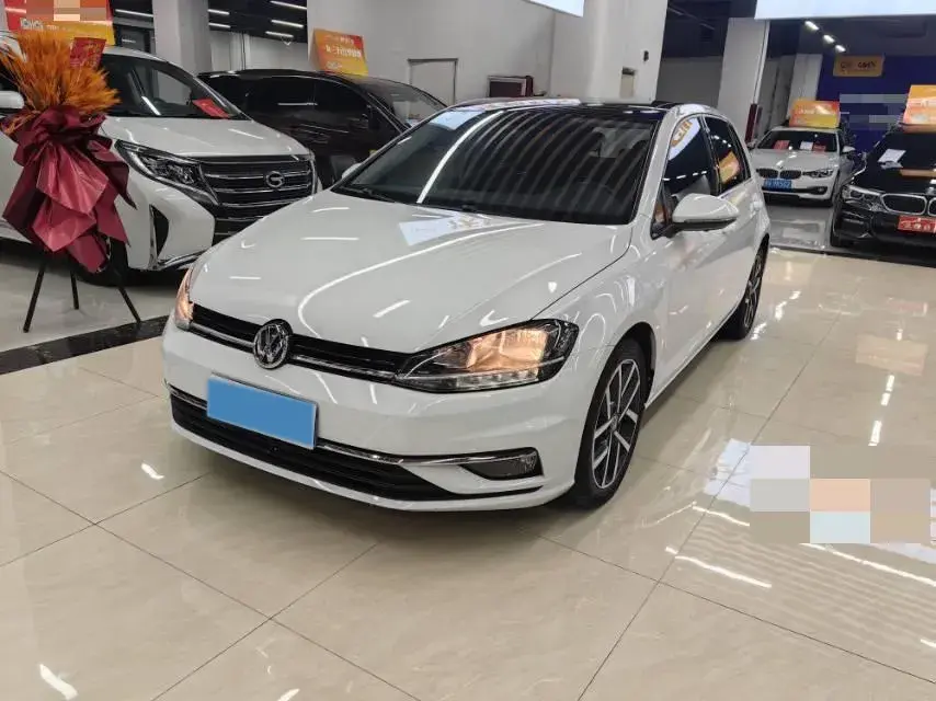 2020 VOLKSWAGEN GOLF view 1