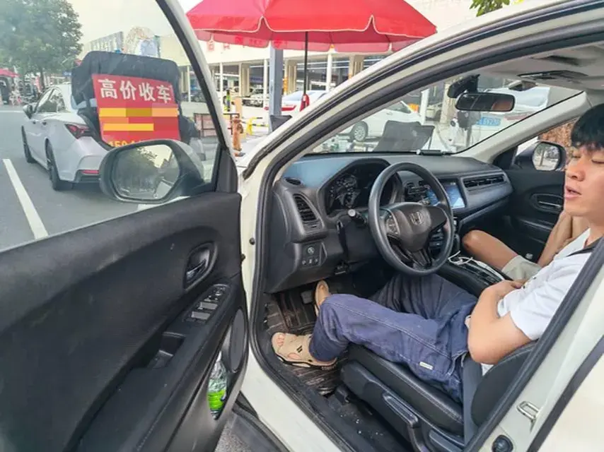 2022 HONDA VEZEL thumbnail 3