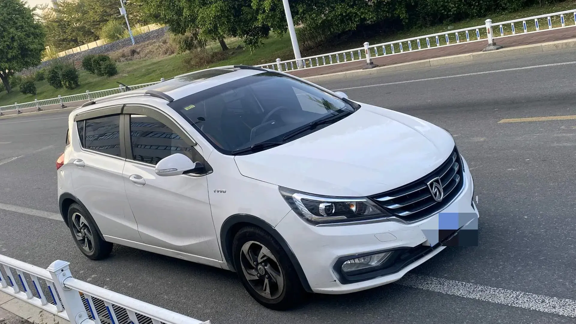 2017 BAOJUN 310 thumbnail 3