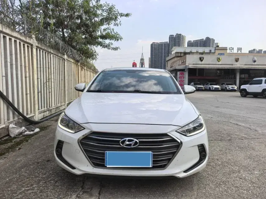 2018 HYUNDAI ELANTRA thumbnail 2