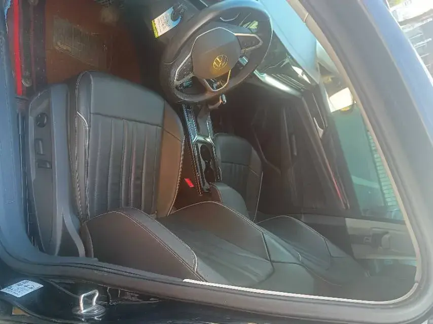 2022 VOLKSWAGEN PASSAT thumbnail 2