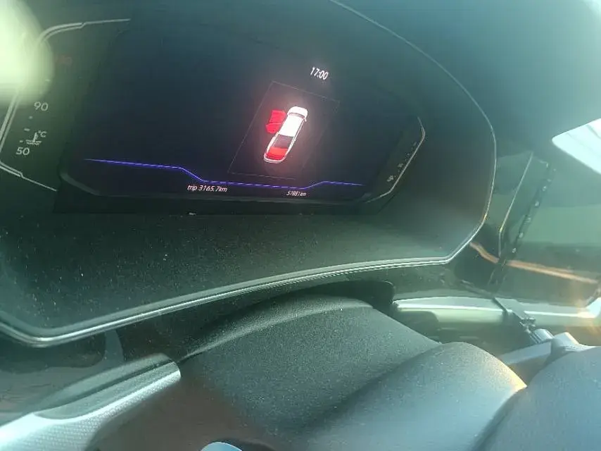 2022 VOLKSWAGEN PASSAT thumbnail 3