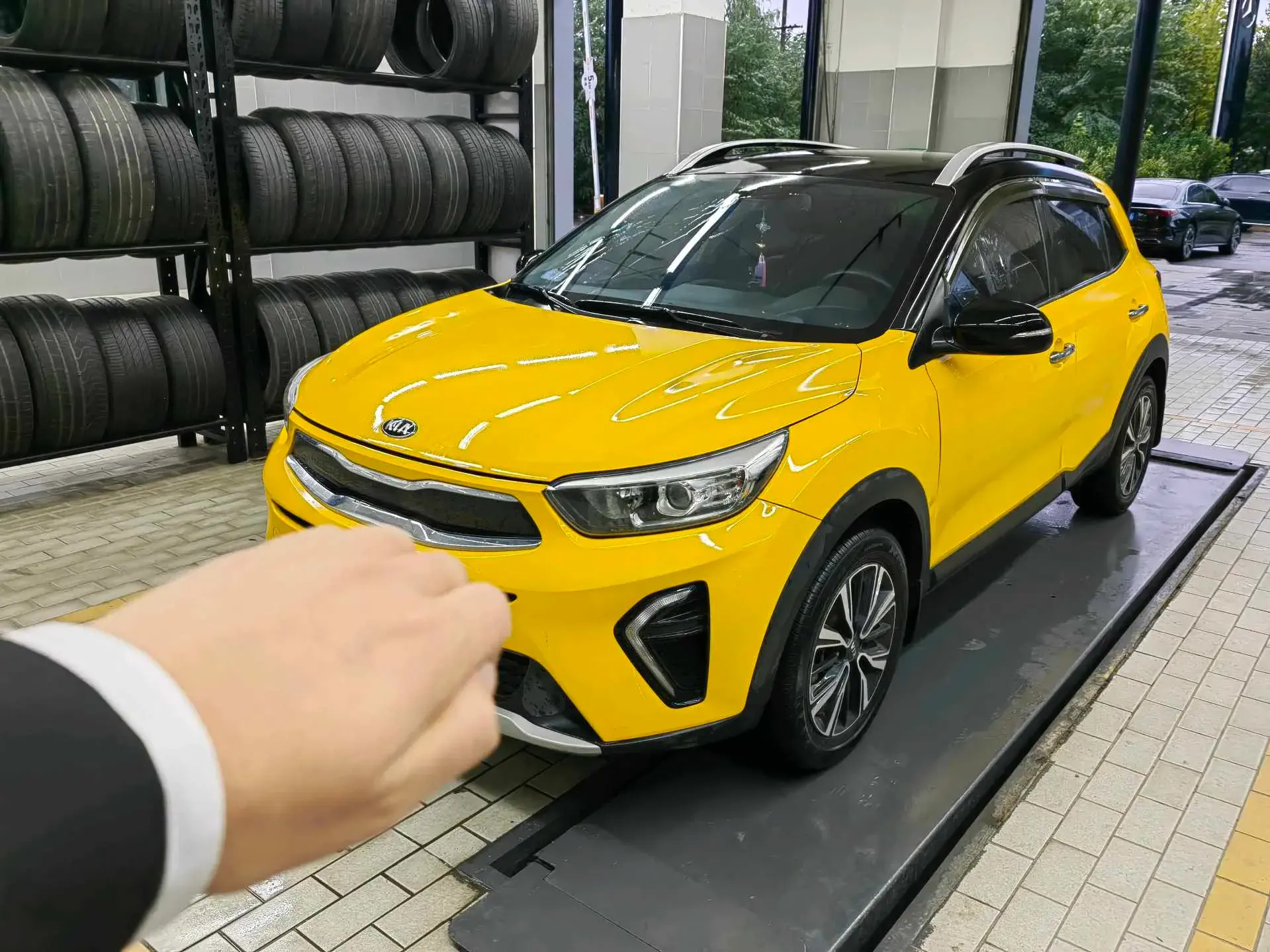 2019 KIA KX1 view 1