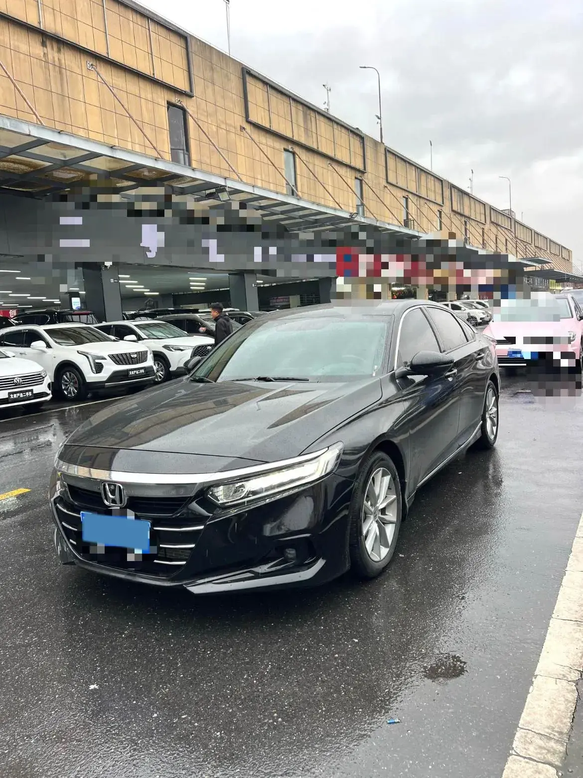 2022 HONDA ACCORD view 1