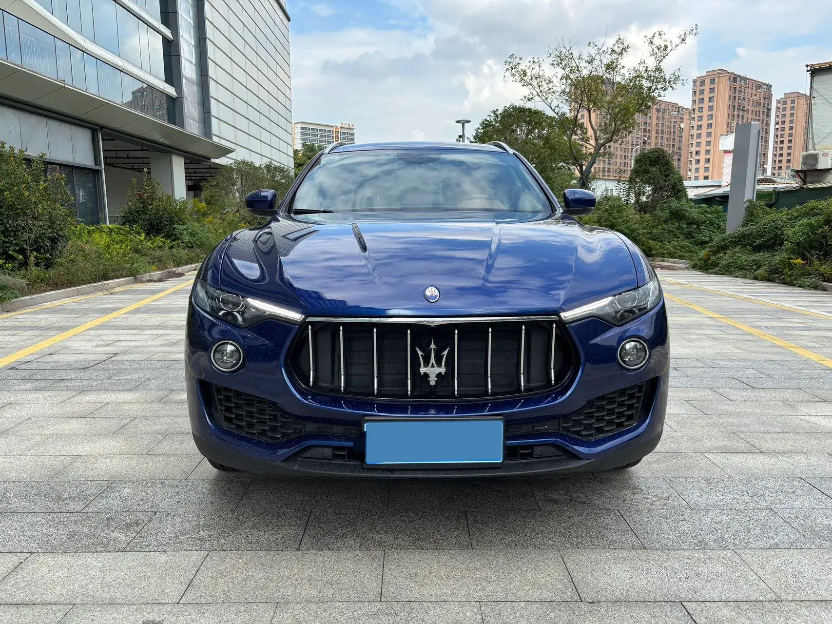 2021 MASERATI LEVANTE thumbnail 2