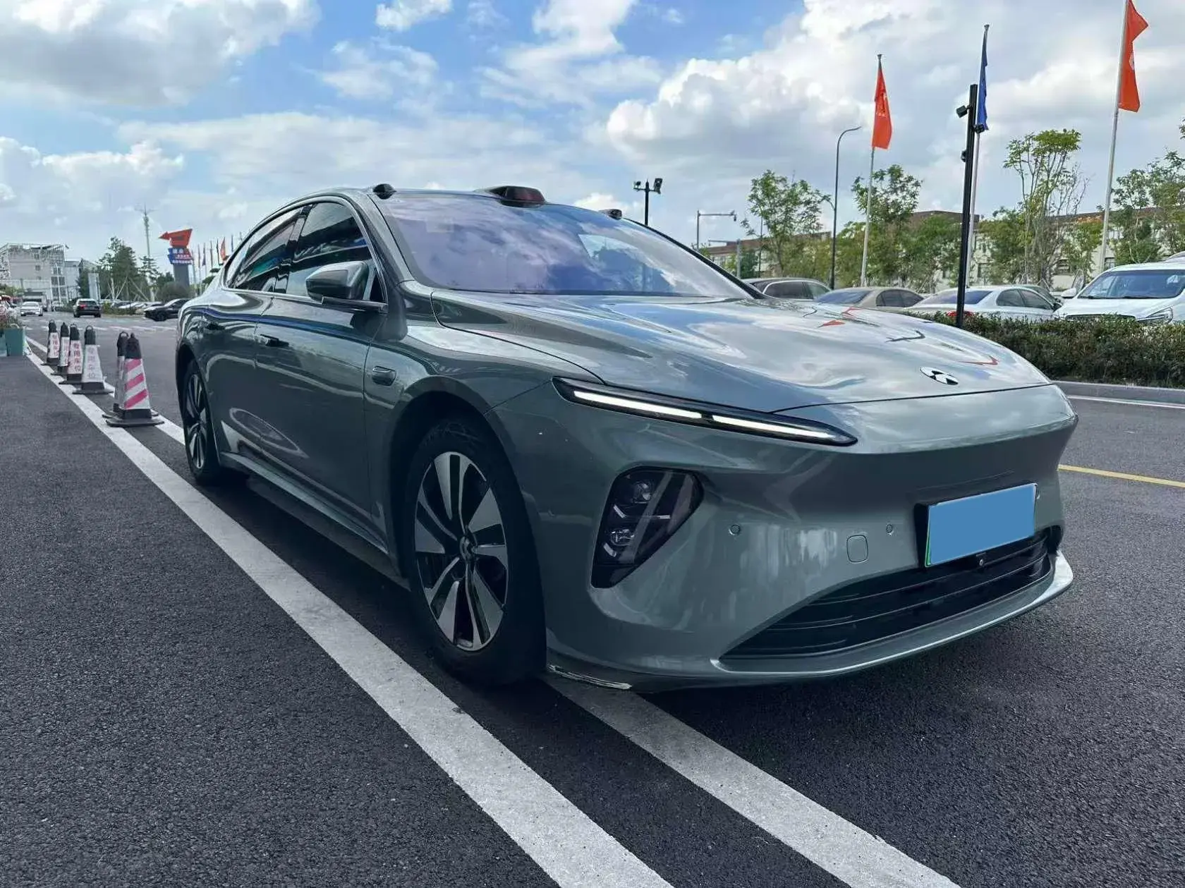 2023 NIO ET7 thumbnail 3