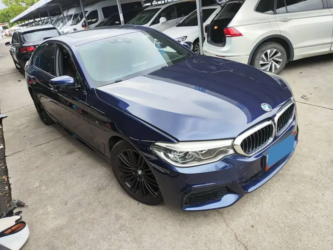 2020 BMW 5 thumbnail 4
