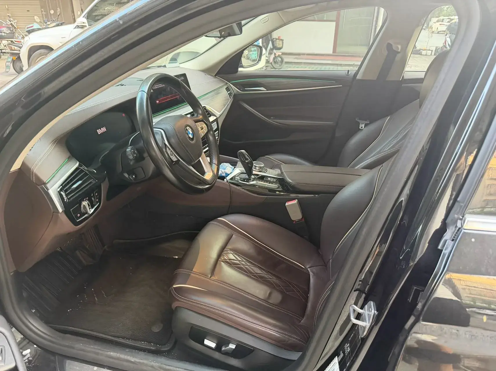 2020 BMW 5 thumbnail 3