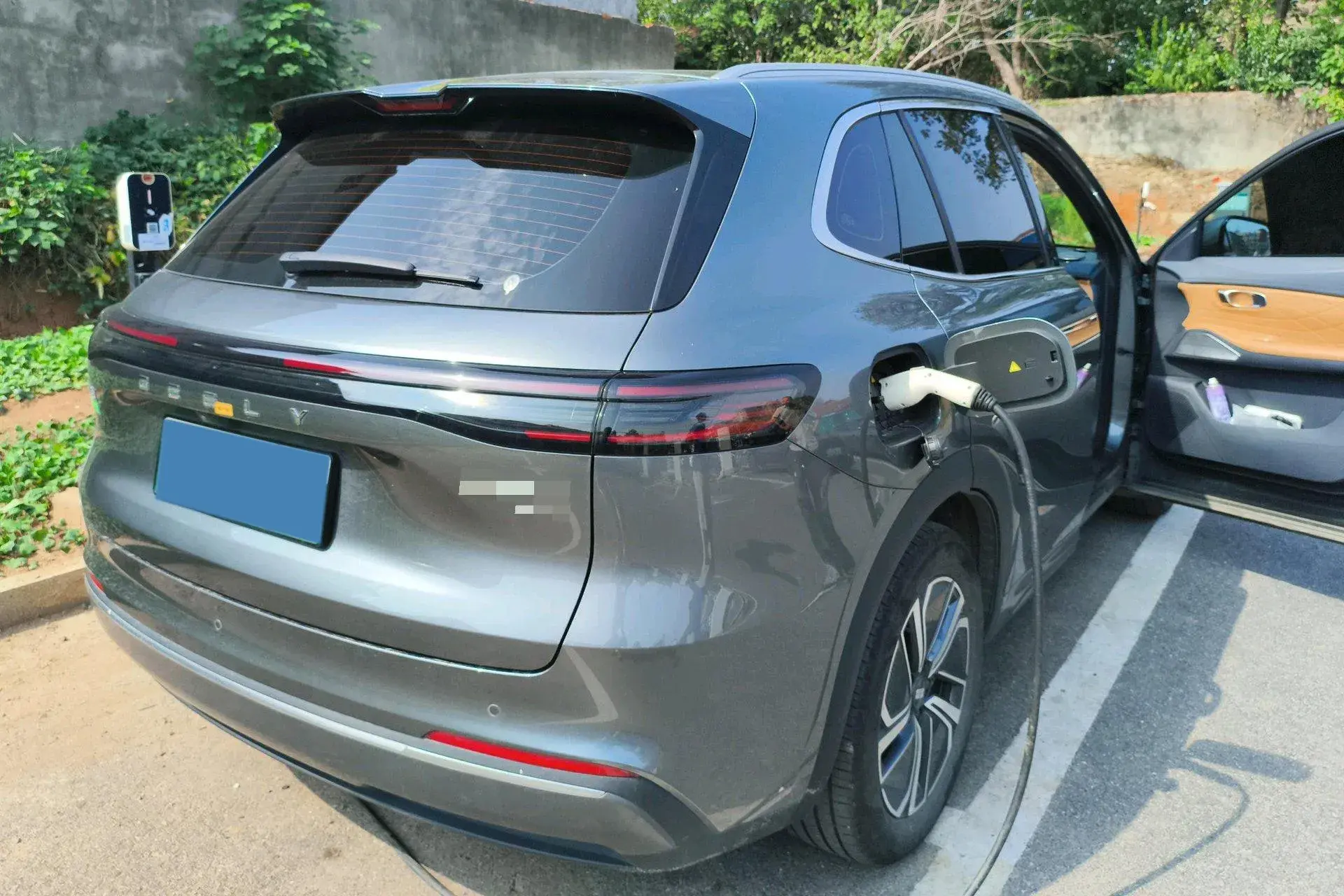 2025 GEELY GALAXY thumbnail 4