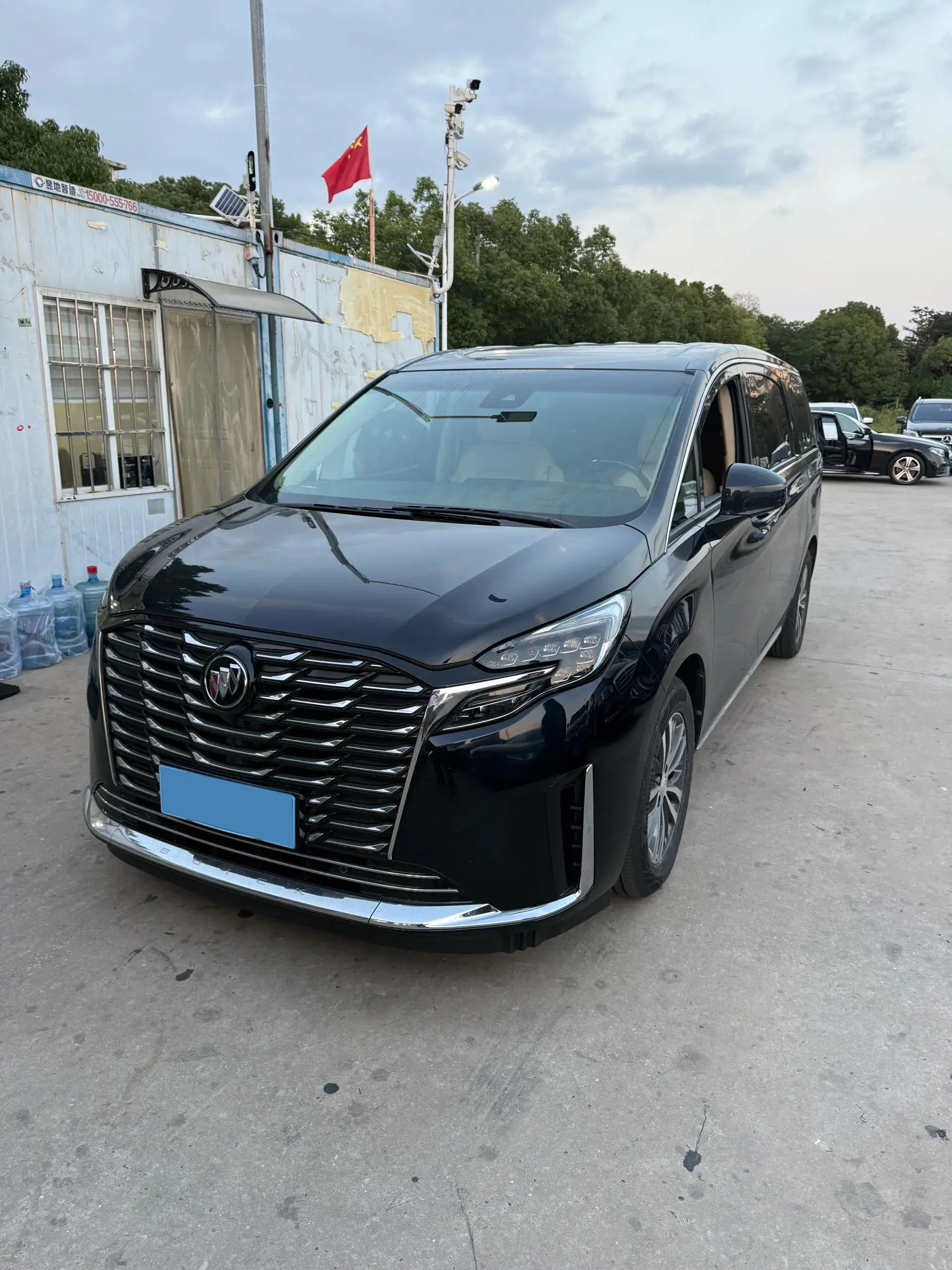 2023 BUICK GL8 view 1