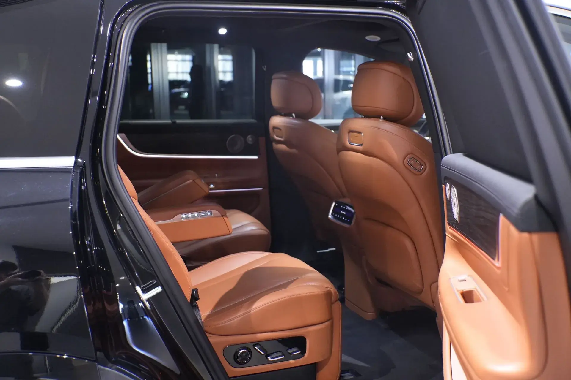 2024 AITO AITO thumbnail 4