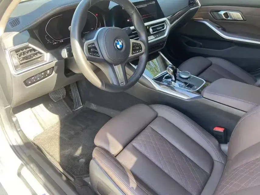 2022 BMW 3 thumbnail 2