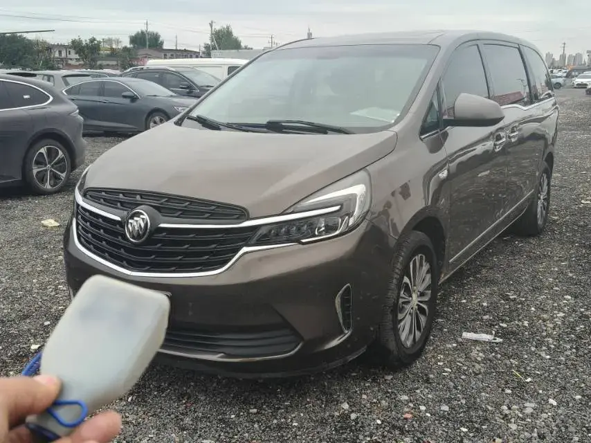 2022 BUICK GL8 view 1