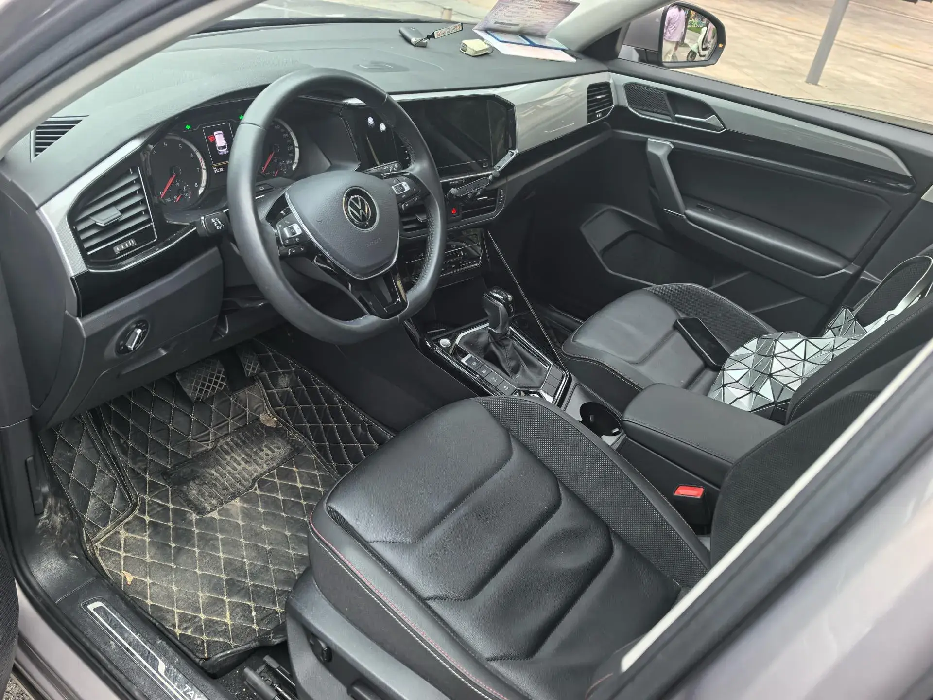 2020 VOLKSWAGEN TAYRON thumbnail 3